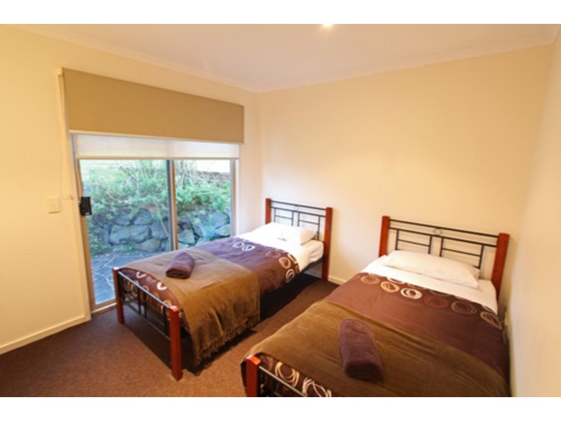 1/9 Great Ocean Road, Marengo VIC 3233