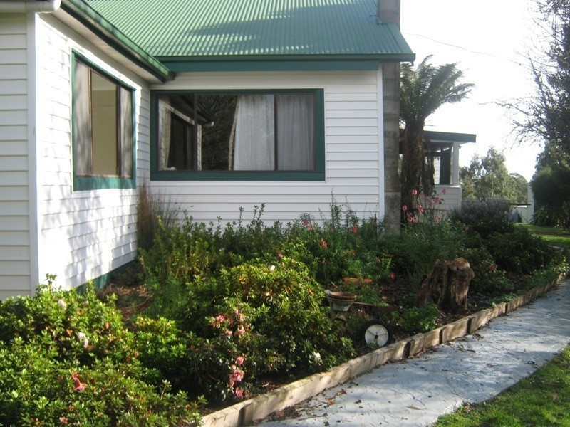 846 Forrest Apollo Bay Road, Barramunga VIC 3249