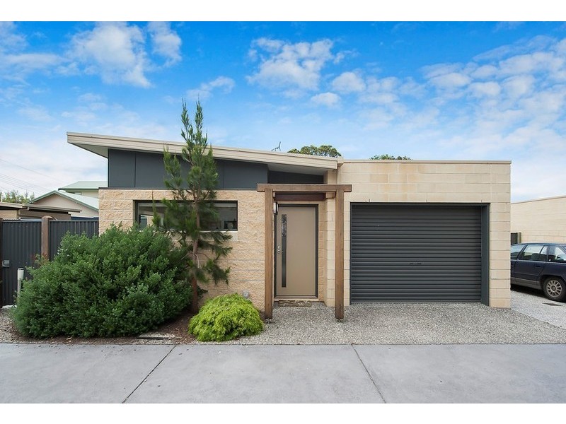2/5 Pengilley Avenue, Apollo Bay VIC 3233
