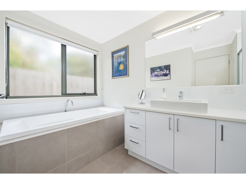 2/5 Pengilley Avenue, Apollo Bay VIC 3233