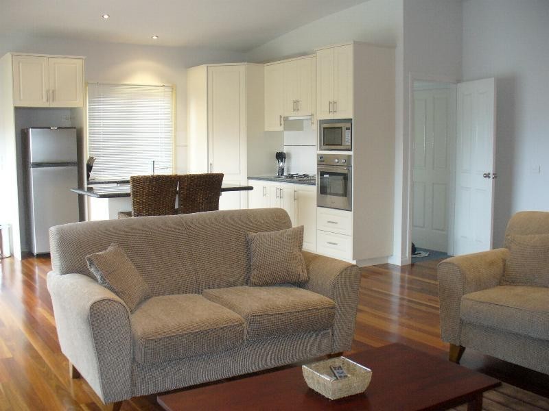 2/15 Seaview Drive, Apollo Bay VIC 3233