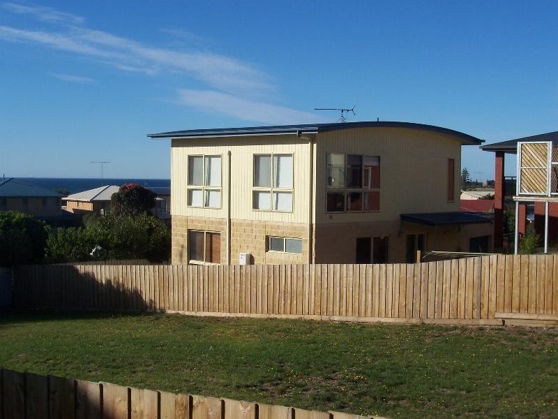 2/15 Seaview Drive, Apollo Bay VIC 3233