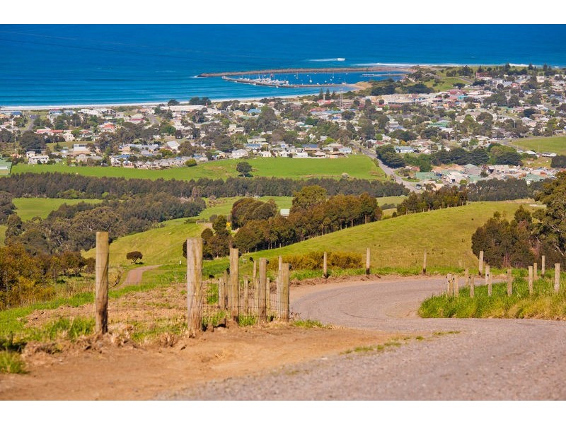 300 Montrose Avenue, Apollo Bay VIC 3233