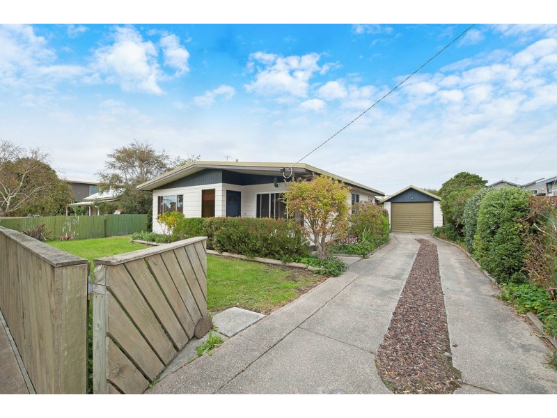 31 Montrose Avenue, Apollo Bay VIC 3233