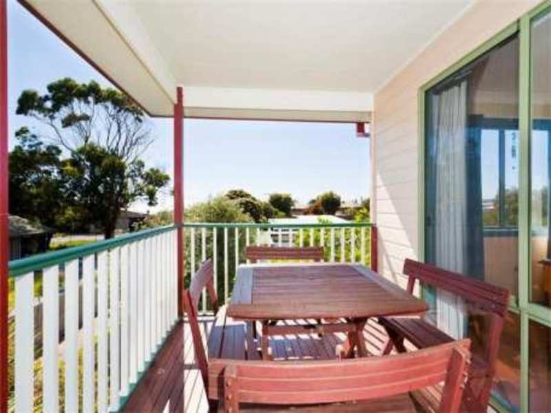 8 Moore Street, Apollo Bay VIC 3233