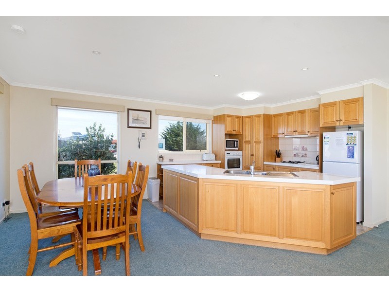 6 Jillian Road, Apollo Bay VIC 3233