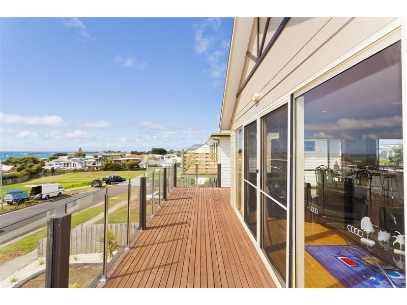 18 Seaview Drive, Apollo Bay VIC 3233