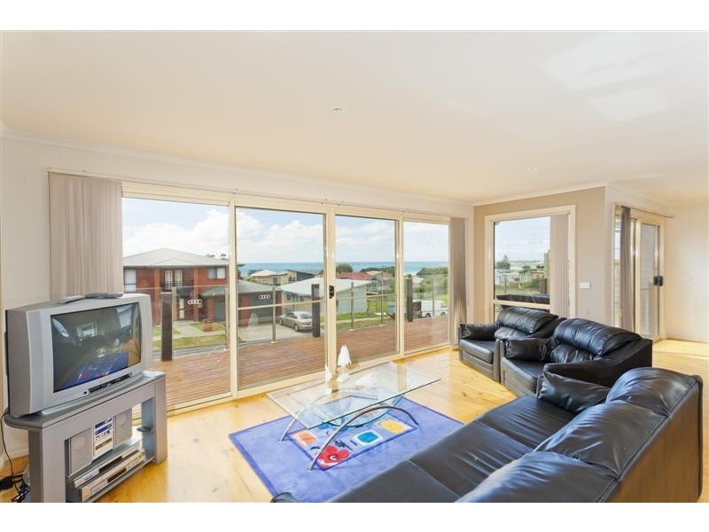 18 Seaview Drive, Apollo Bay VIC 3233