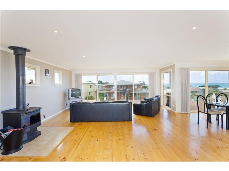 18 Seaview Drive, Apollo Bay VIC 3233