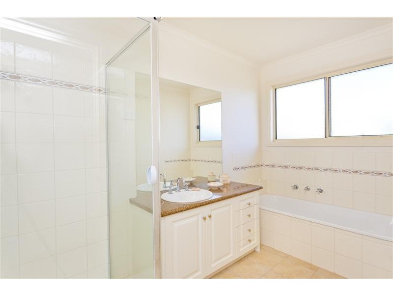 18 Seaview Drive, Apollo Bay VIC 3233