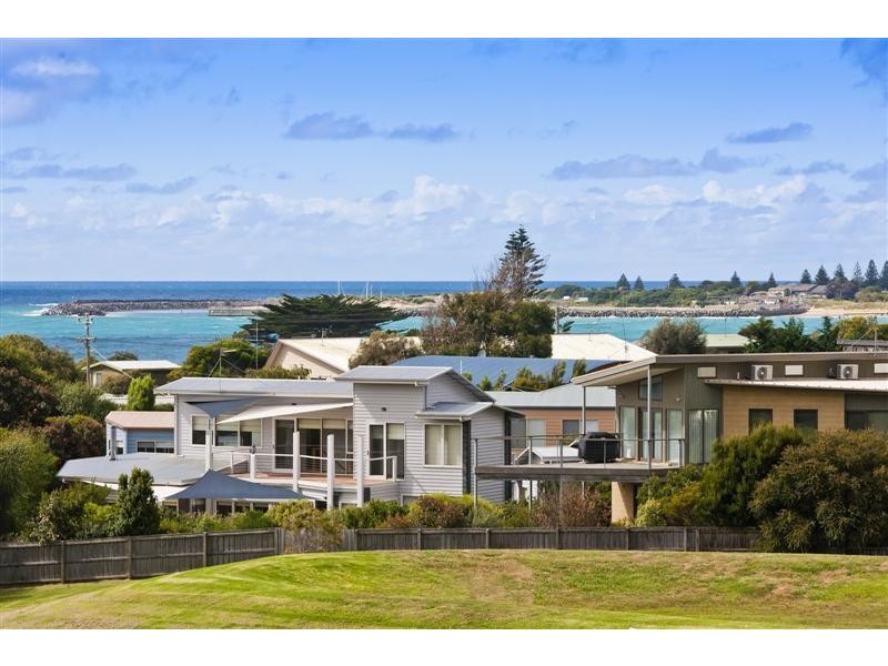 18 Seaview Drive, Apollo Bay VIC 3233