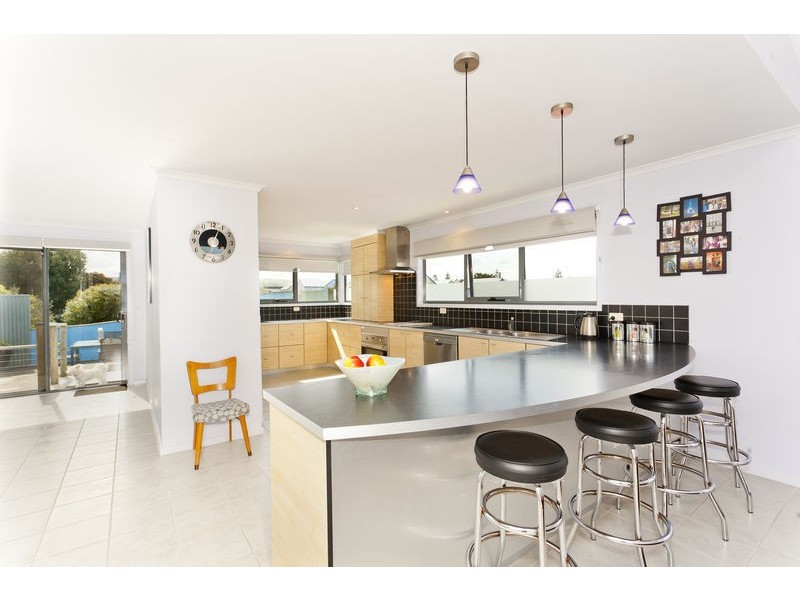 16  Gambier Street, Apollo Bay VIC 3233