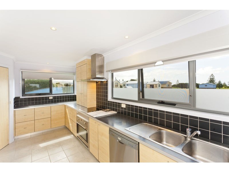 16  Gambier Street, Apollo Bay VIC 3233