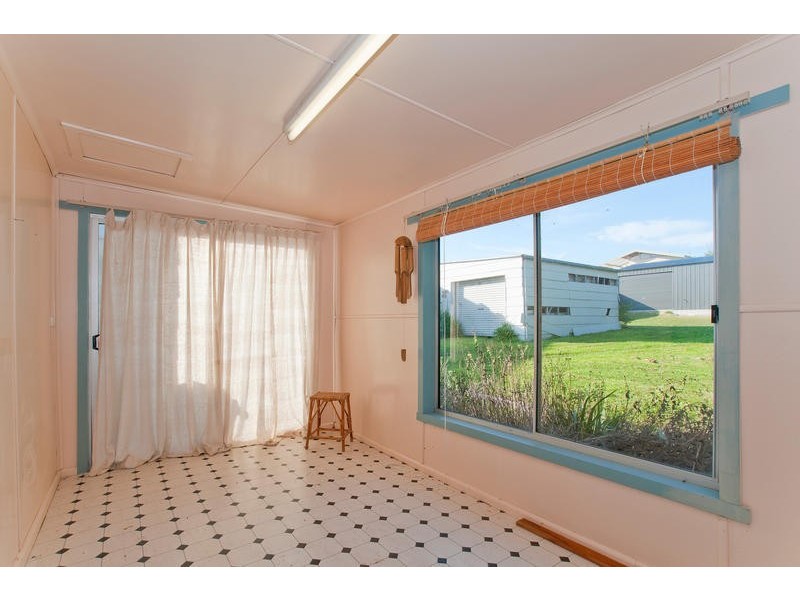 24 Hennessy Street, Port Campbell VIC 3269