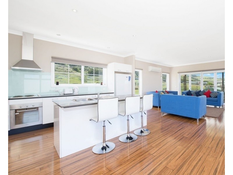 24 Joyce Street, Apollo Bay VIC 3233