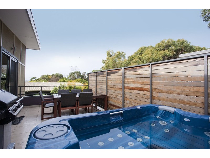 2/9 Telford Street Marengo, Apollo Bay VIC 3233