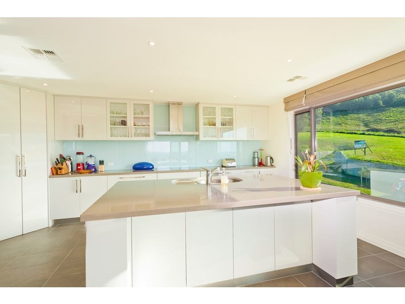 24 Seeberg Court, Apollo Bay VIC 3233