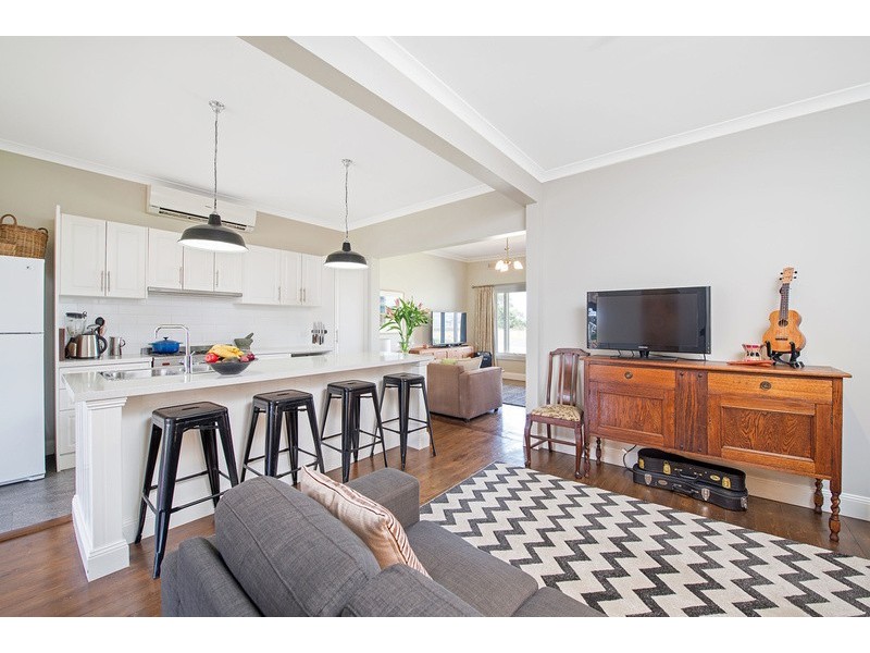 4 Seymour Crescent, Apollo Bay VIC 3233