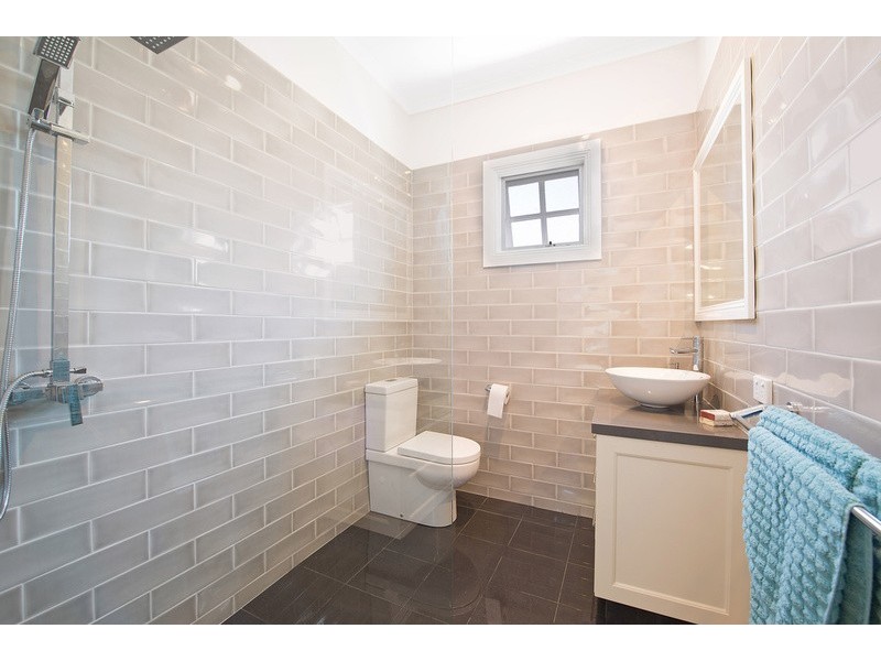 4 Seymour Crescent, Apollo Bay VIC 3233