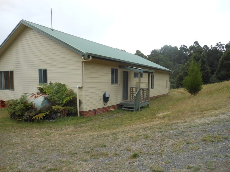 870 Forrest Apollo Bay Road, Barramunga VIC 3249