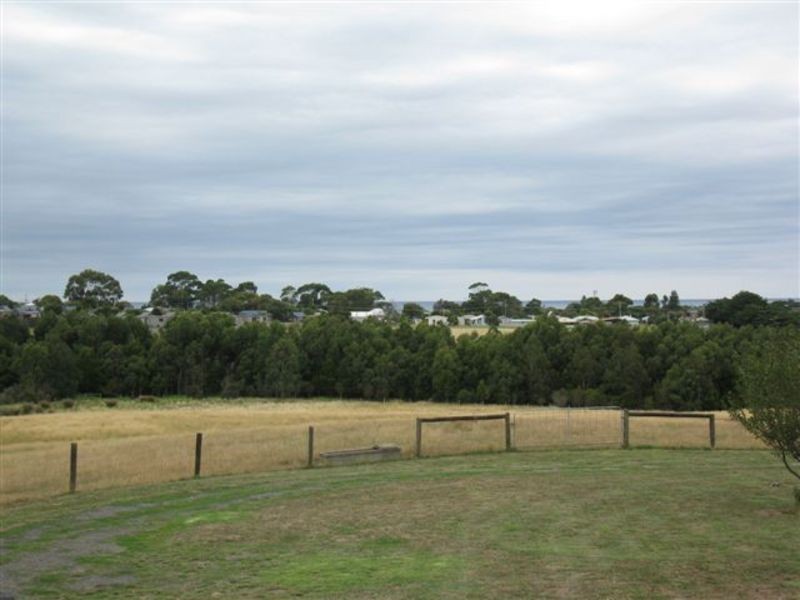 120 Montrose Avenue, Apollo Bay VIC 3233