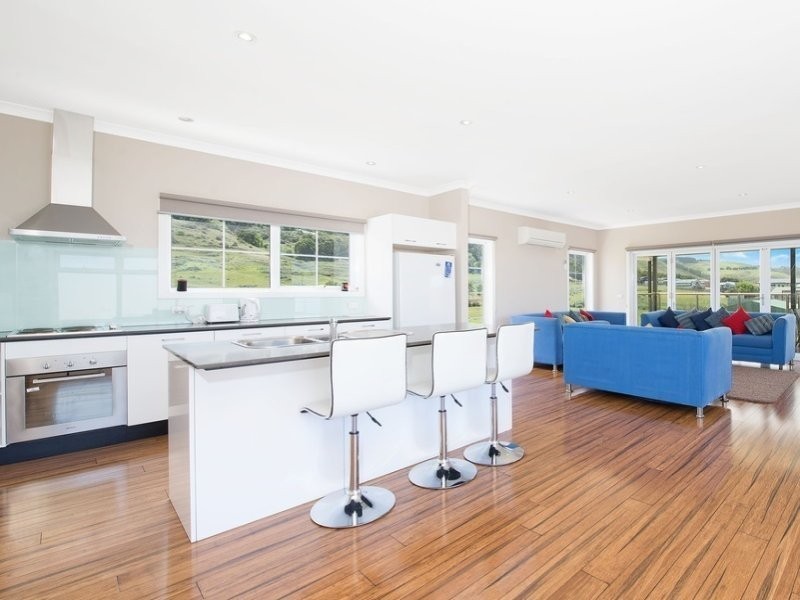 24 Joyce Street, Apollo Bay VIC 3233