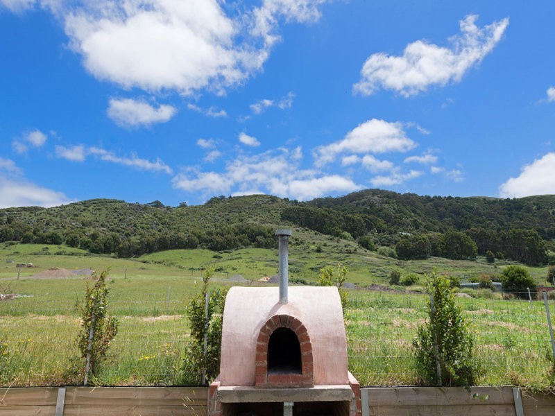 24 Joyce Street, Apollo Bay VIC 3233