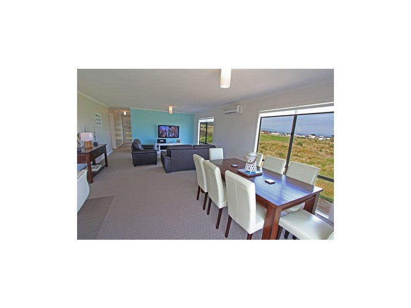 16 Seeberg Court, Apollo Bay VIC 3233