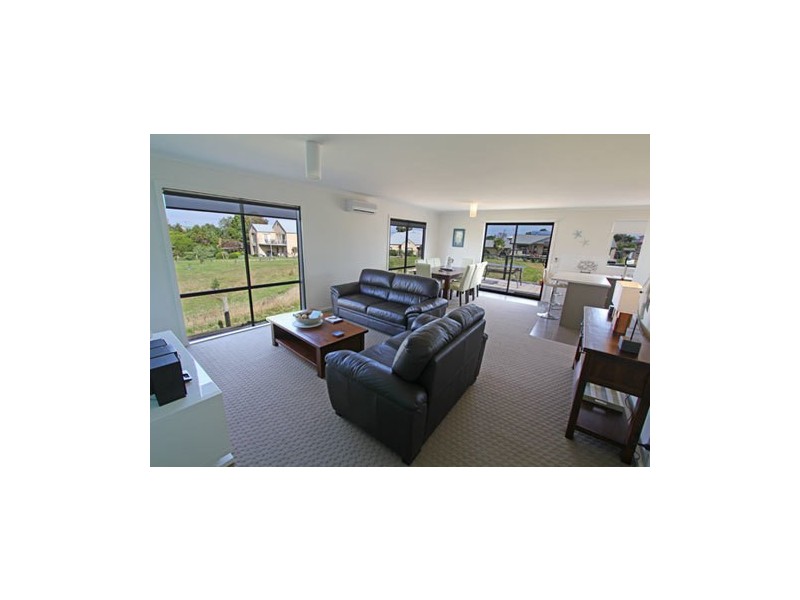 16 Seeberg Court, Apollo Bay VIC 3233
