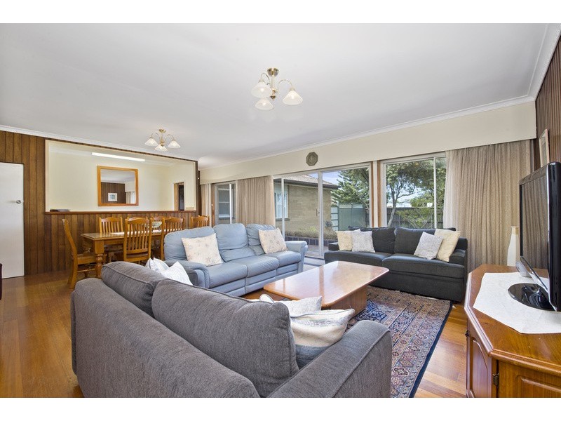 1 Montrose Avenue, Apollo Bay VIC 3233
