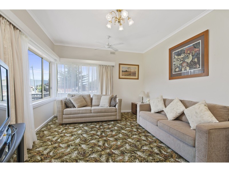 1 Montrose Avenue, Apollo Bay VIC 3233