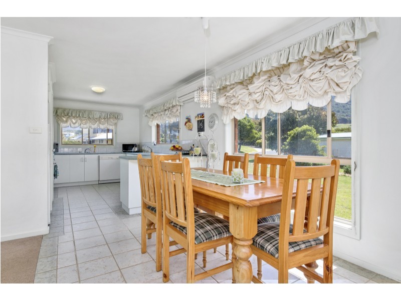 15 Banksia Court, Apollo Bay VIC 3233