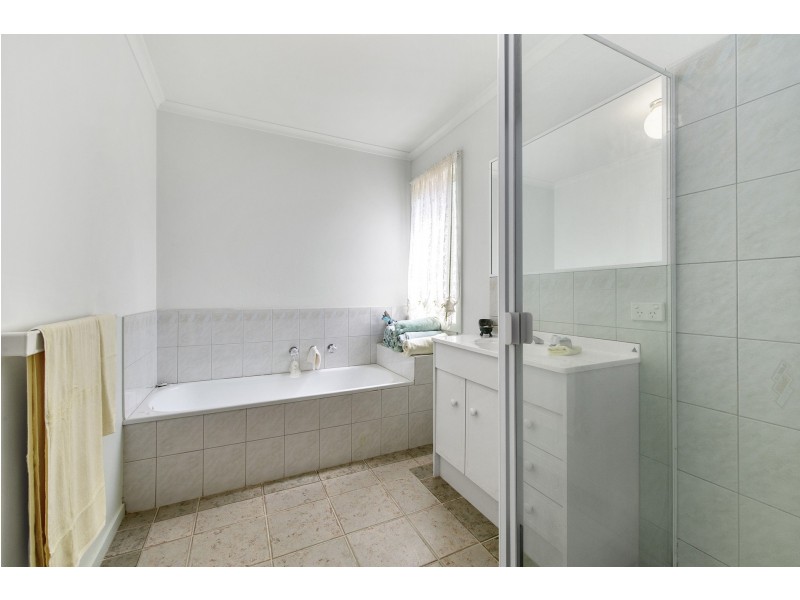 15 Banksia Court, Apollo Bay VIC 3233