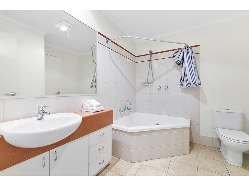 2/4 Bayview Street, Marengo VIC 3233