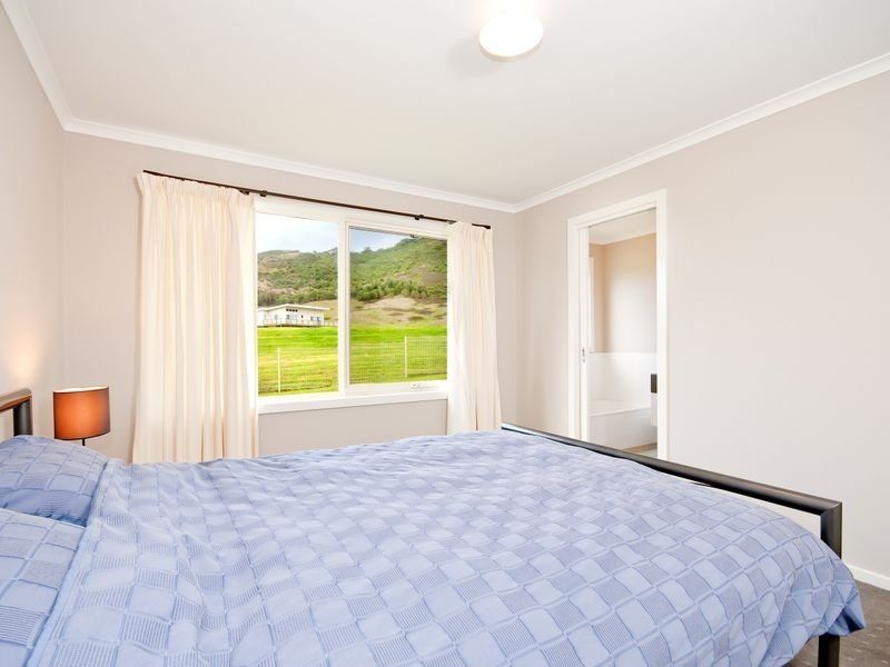 1 Jillian Road, Apollo Bay VIC 3233