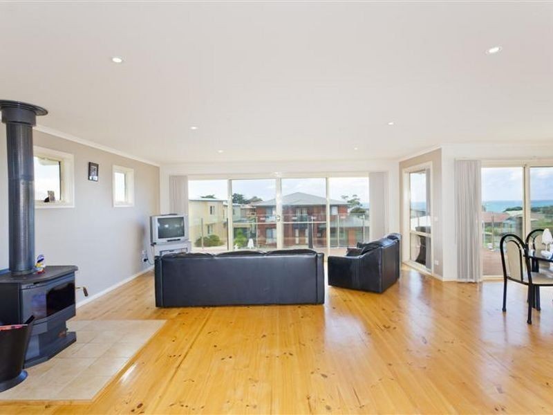 18 Seaview Drive, Apollo Bay VIC 3233