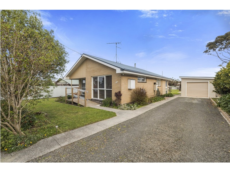 19 Pengilley Avenue, Apollo Bay VIC 3233