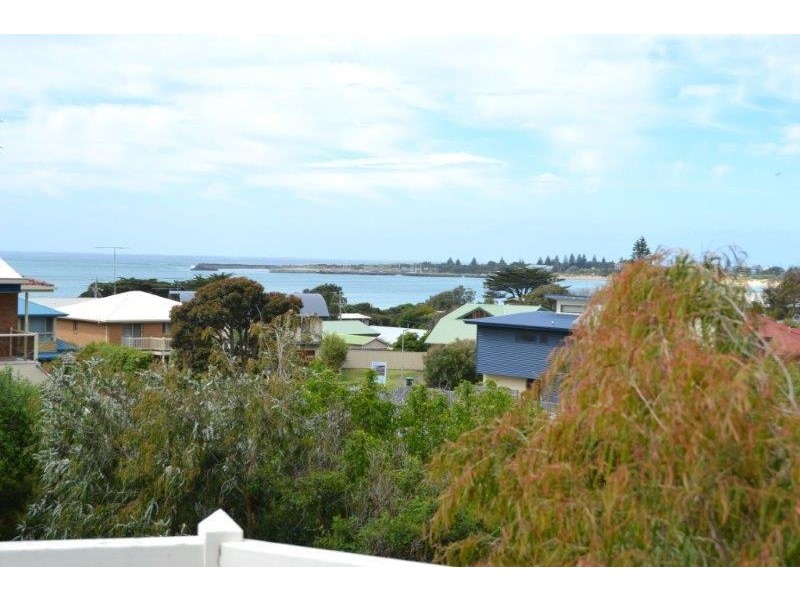 11 Seaview Drive, Apollo Bay VIC 3233