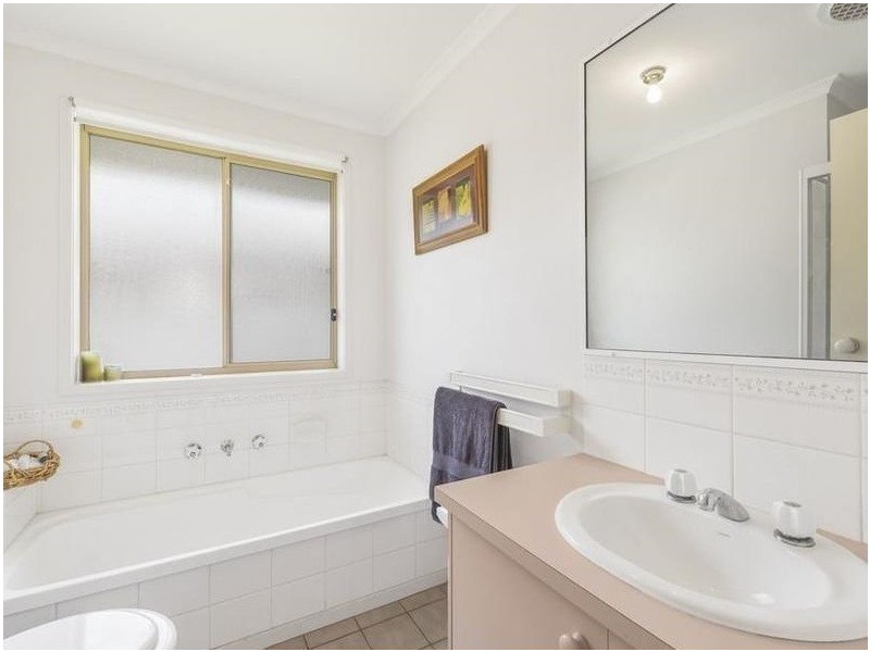 50 Montrose Avenue, Apollo Bay VIC 3233