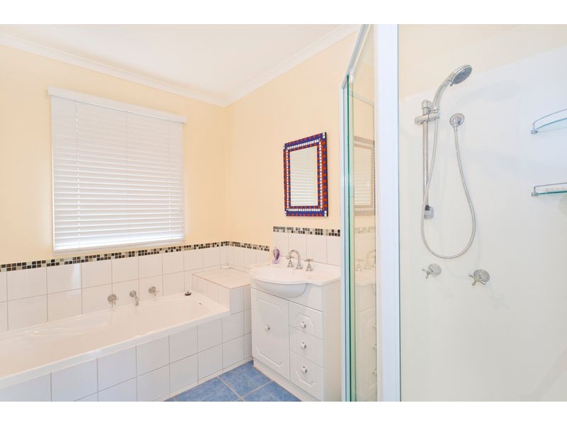 24 Nelson Street, Apollo Bay VIC 3233