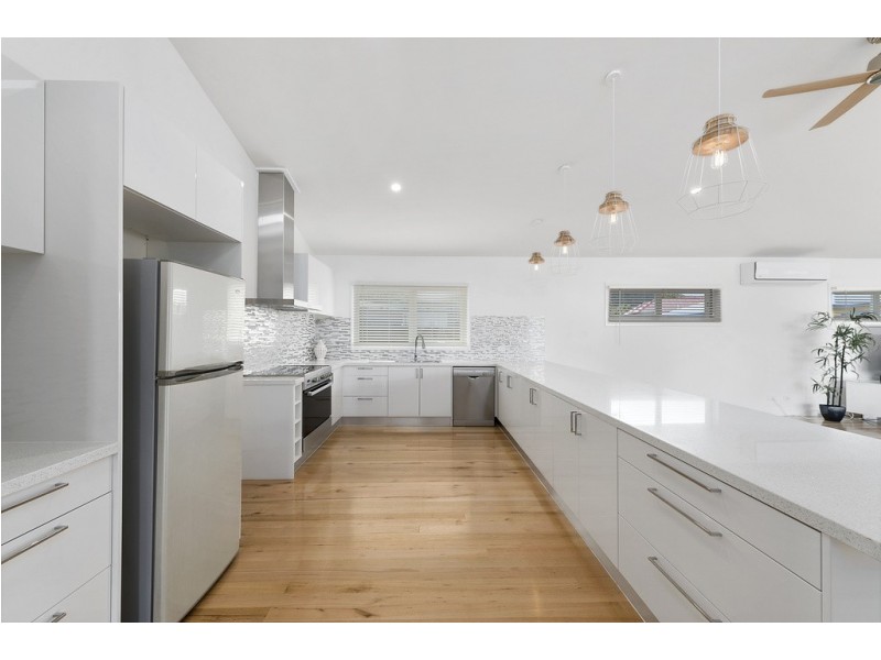 14 Dolphin Court, Apollo Bay VIC 3233