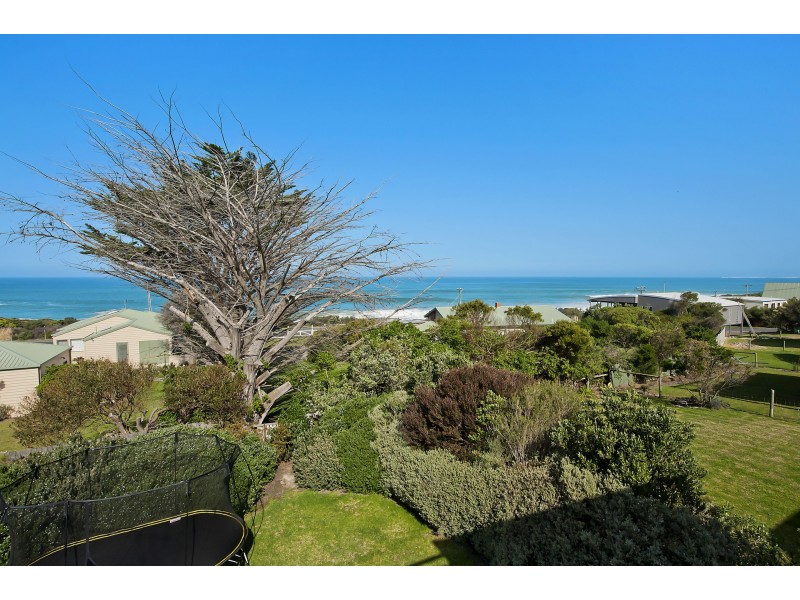 17 Surf Avenue, Apollo Bay VIC 3233