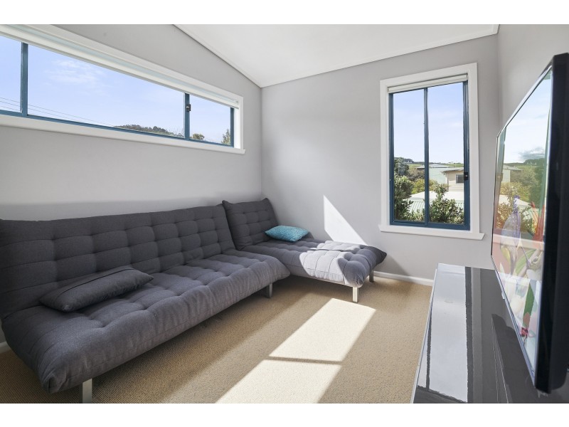 17 Surf Avenue, Apollo Bay VIC 3233