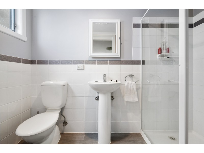 17 Surf Avenue, Apollo Bay VIC 3233