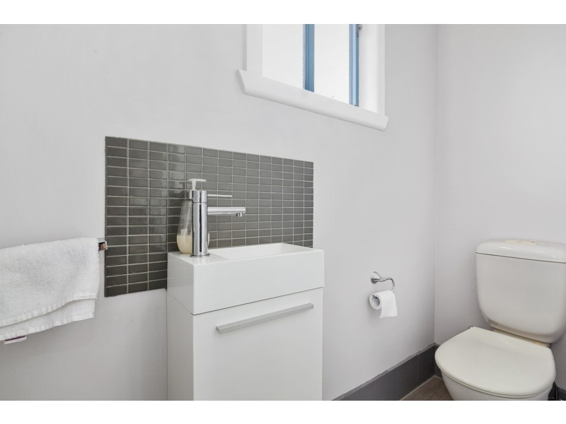 17 Surf Avenue, Apollo Bay VIC 3233