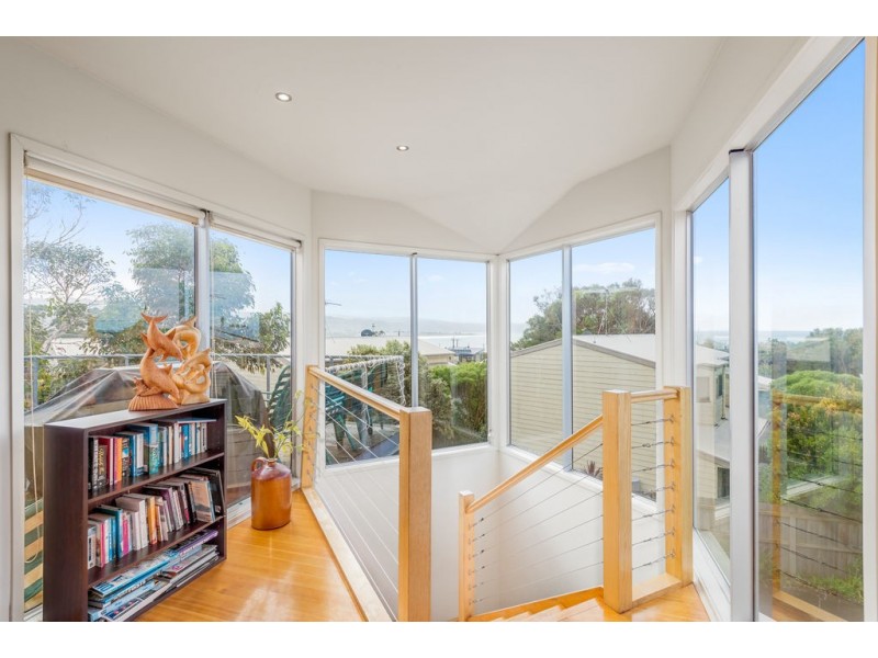 2/11 Great Ocean Road, Marengo VIC 3233