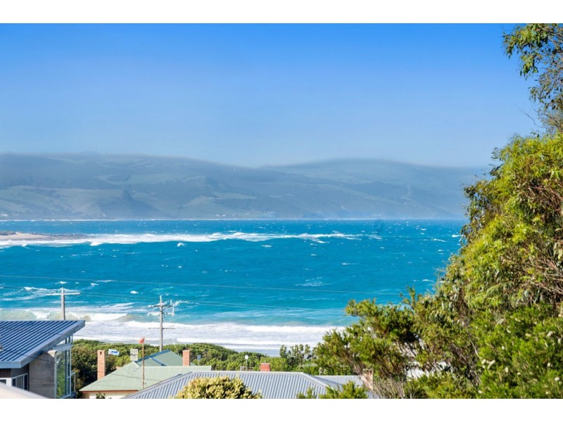 2/11 Great Ocean Road, Marengo VIC 3233