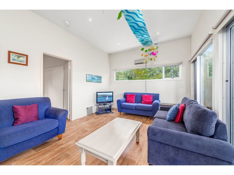 2/11 Great Ocean Road, Marengo VIC 3233