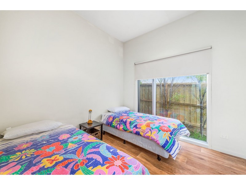 2/11 Great Ocean Road, Marengo VIC 3233