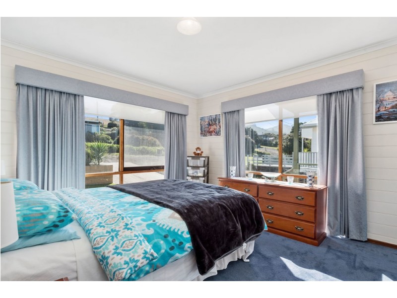 4 Karlson Street, Skenes Creek VIC 3233